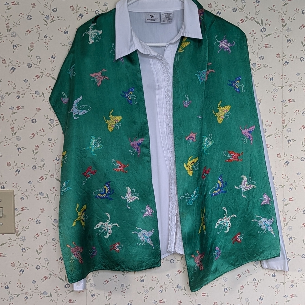 💚 Silk Butterfly Scarf Vintage Smithsonian Institute Piece